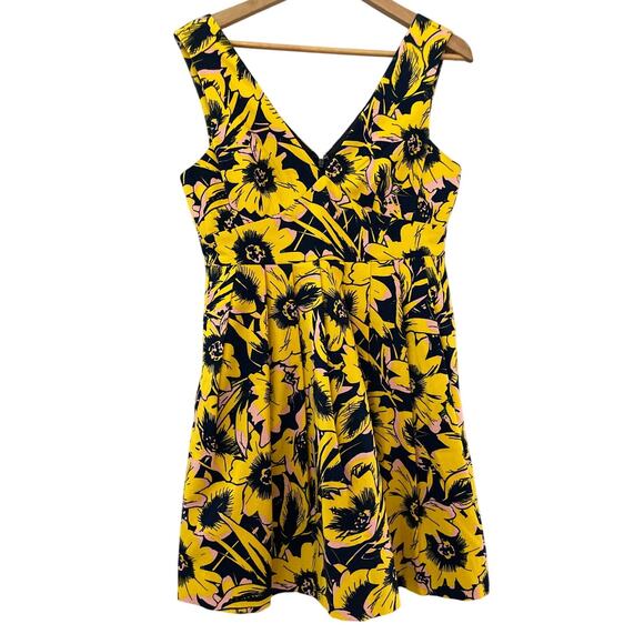 J. Crew Tailored Pleated Floral Pique Fit & Flare Dress‎ Size 8 Petite - Picture 10 of 10